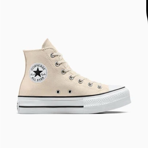 Converse Shoes - Women’s Chuck Taylor All Star Lift Platform Canvas. Size 6